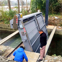 機械格柵除污機